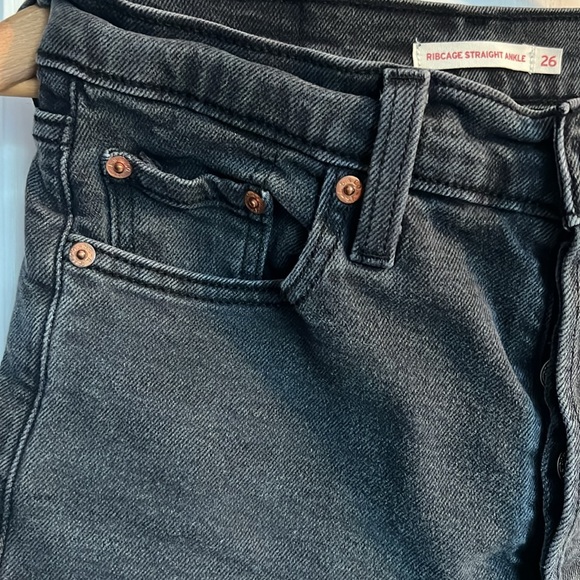 Levi's Ribcage Straight ankle "Well worn" black jeans size 26 - Picture 6 of 10